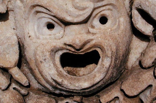 Tragikus maszk, a színházból alkotó: Roman
