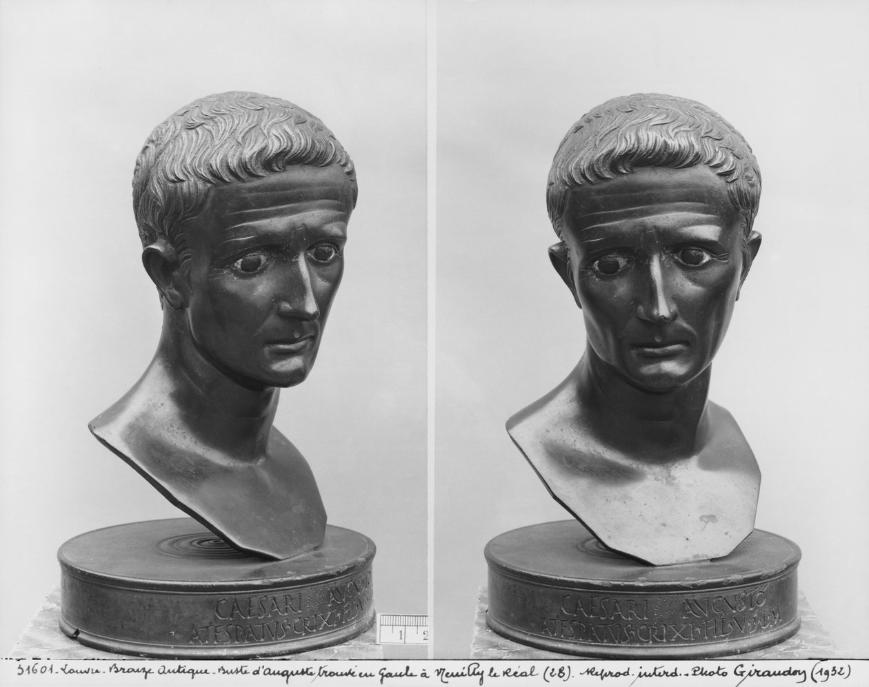 Augustus császár mellszobra (i. e. 63-14) két képe (bronz) alkotó: Roman