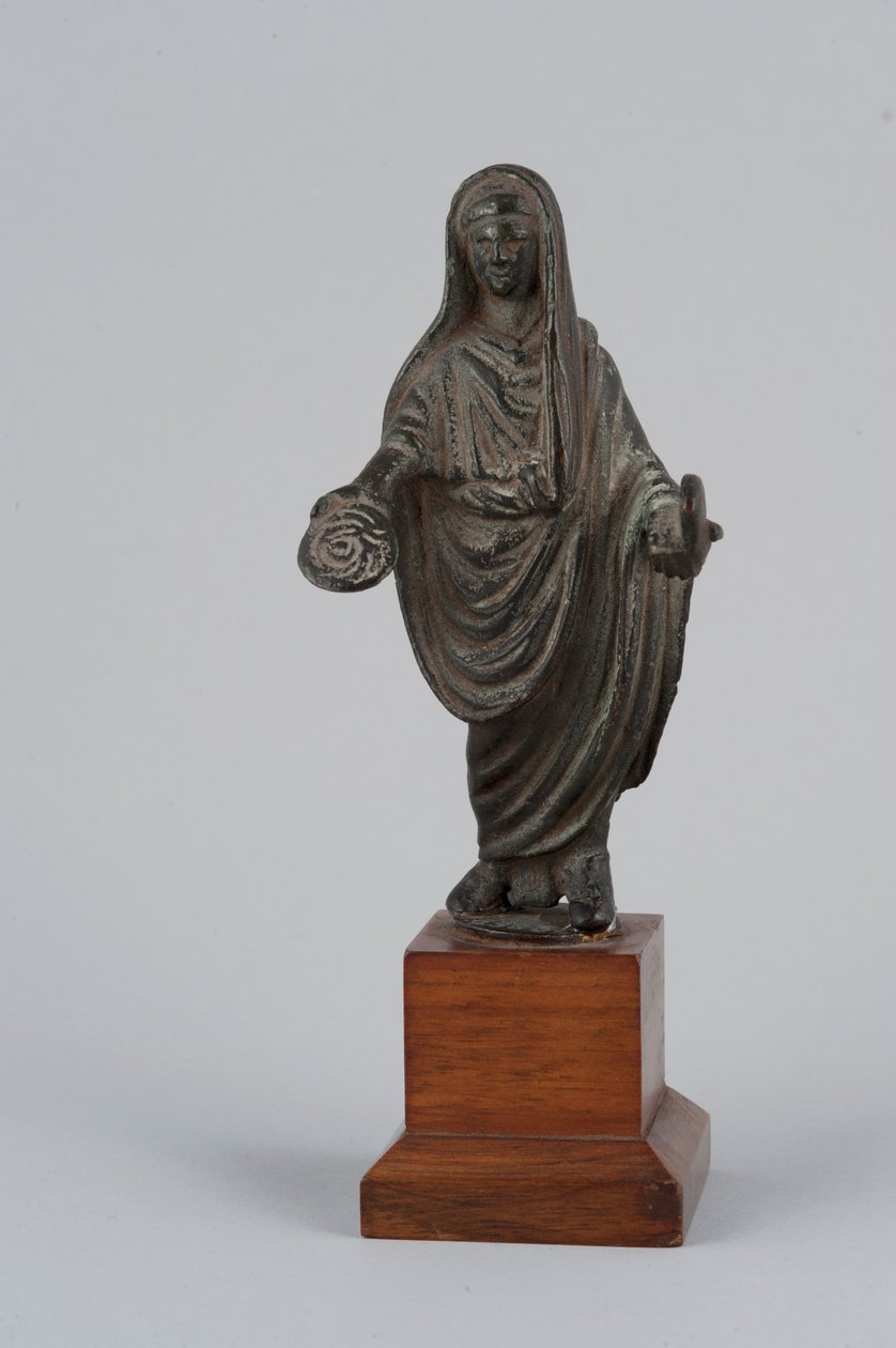 Fátyolos papnő (bronz) alkotó: Roman