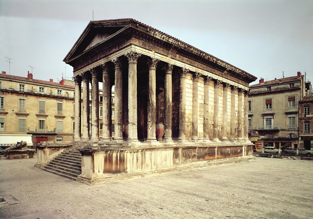 Kilátás a Maison Carree-ra, Kr.e. 19 körül alkotó: Roman