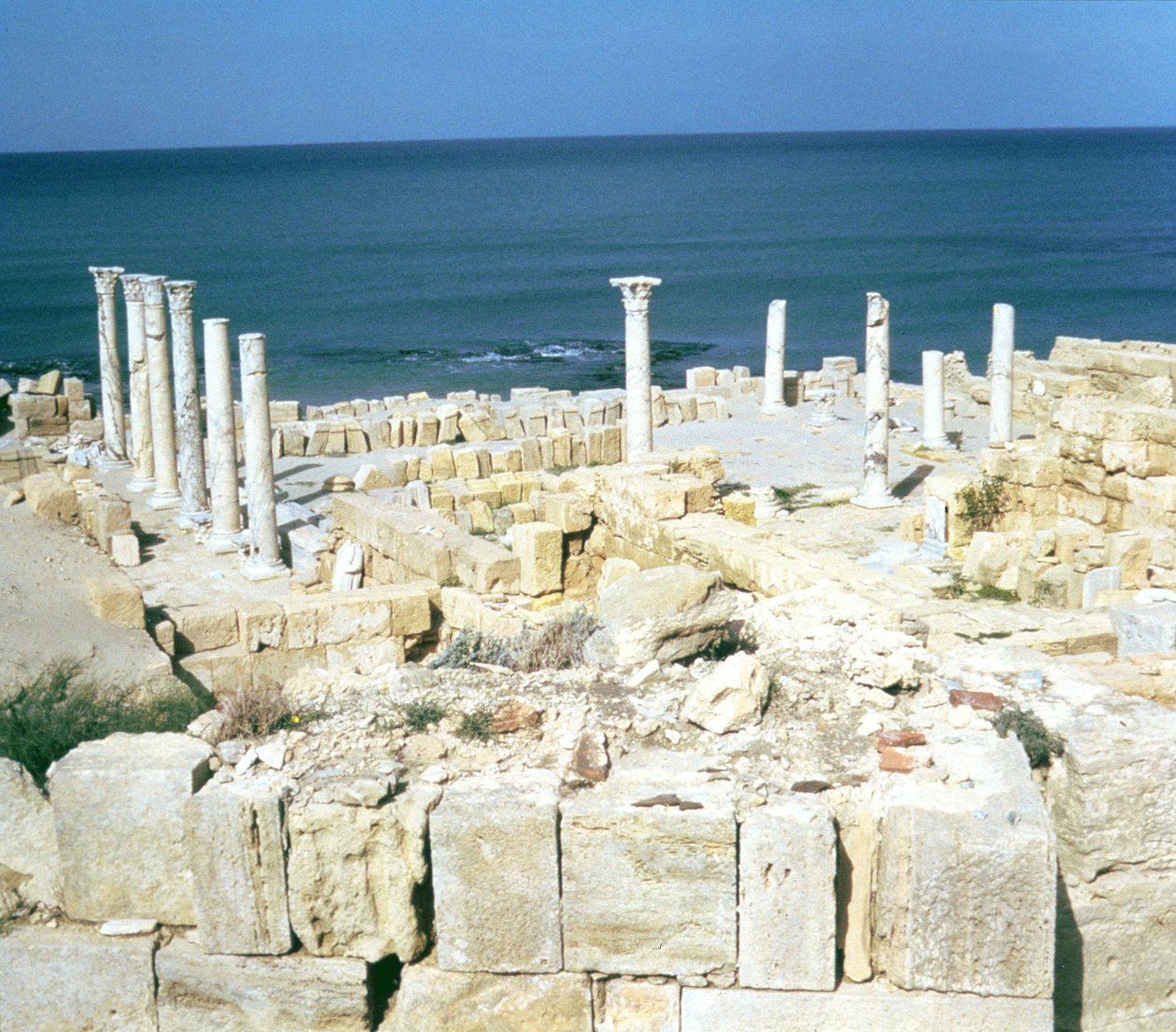Kilátás a fürdőkre alkotó: Roman
