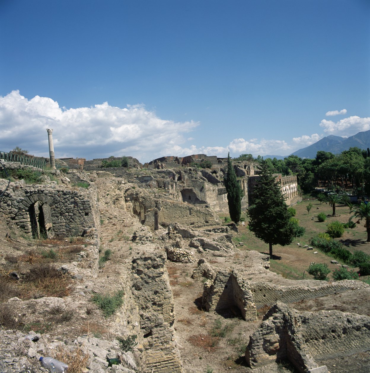 Kilátás a romvárosra alkotó: Roman