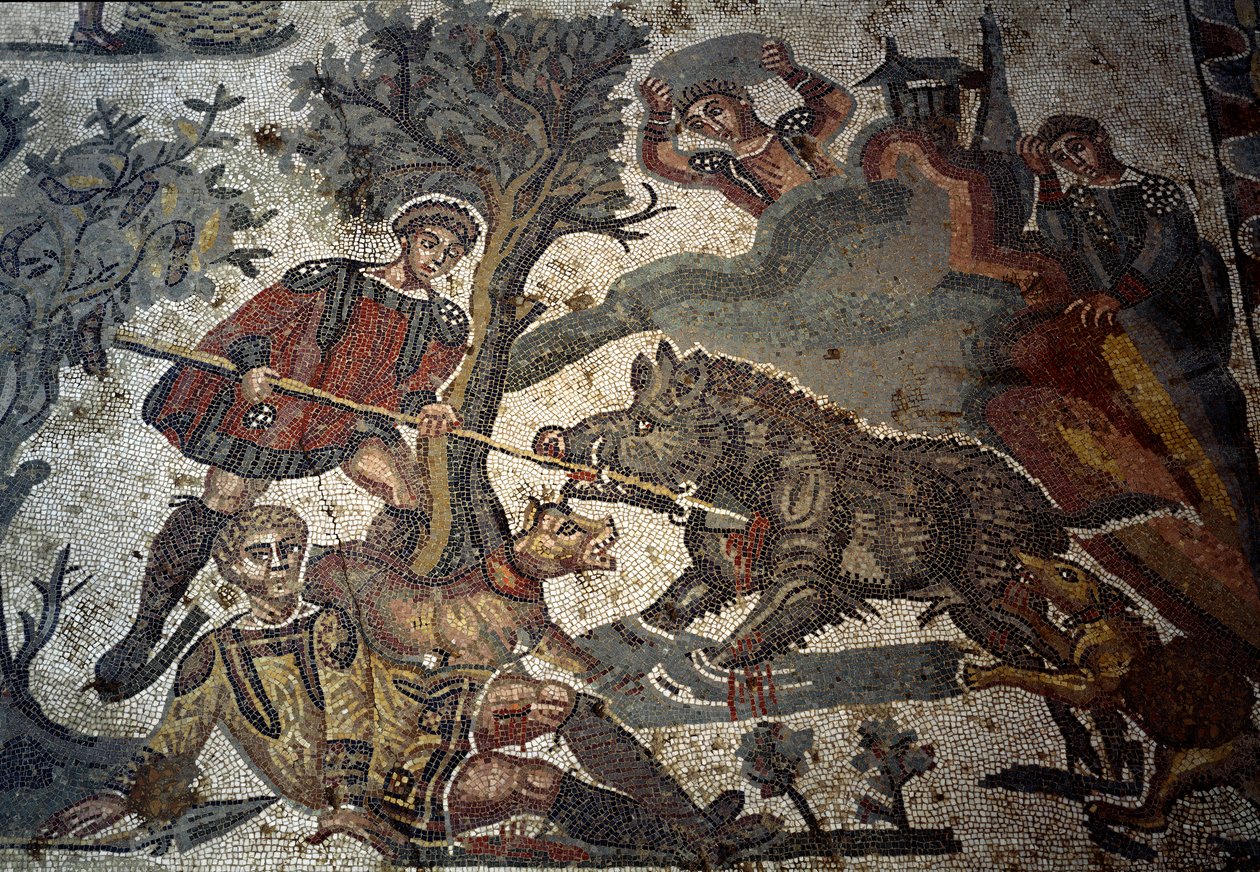 Vadász megsebesíti egy vaddisznó támadását, egyik társa lándzsájával taszítja az állatot, "A kis vadásztársaság" részlete, 315-350 alkotó: Roman