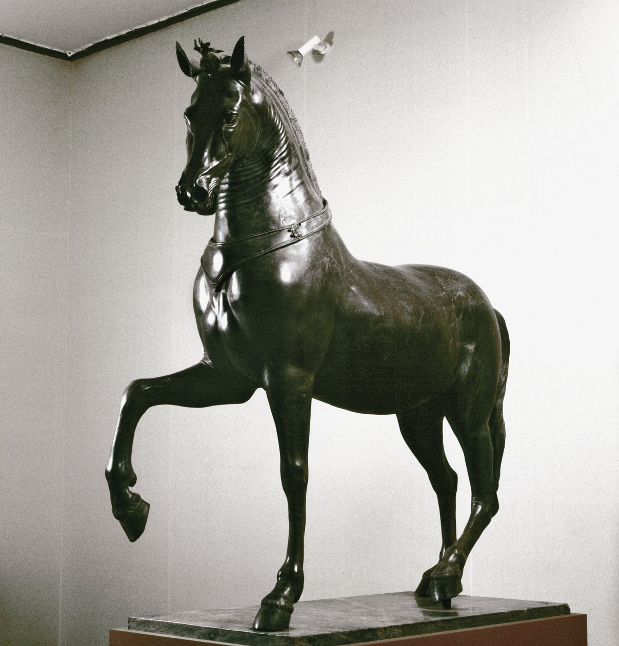Római művészet: lószobor (Lószobor) I. századi szobor (bronz) alkotó: Roman