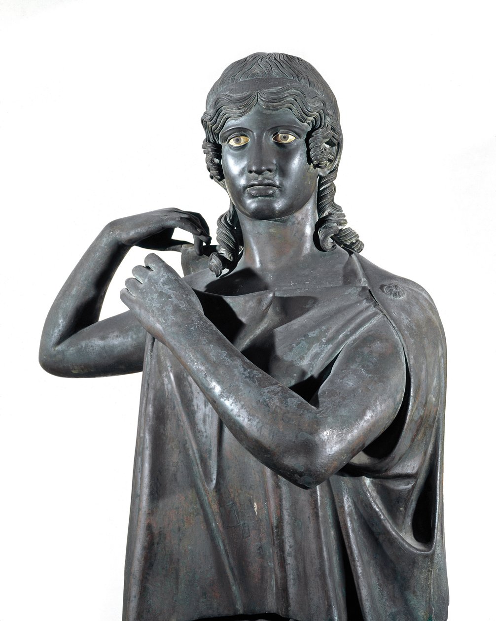 Egy táncos bronz szobra alkotó: Roman