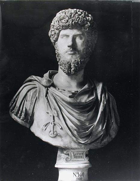 Lucius Verus császár mellszobra (i.sz. 138-169) (márvány) (f/w fotó) alkotó: Roman