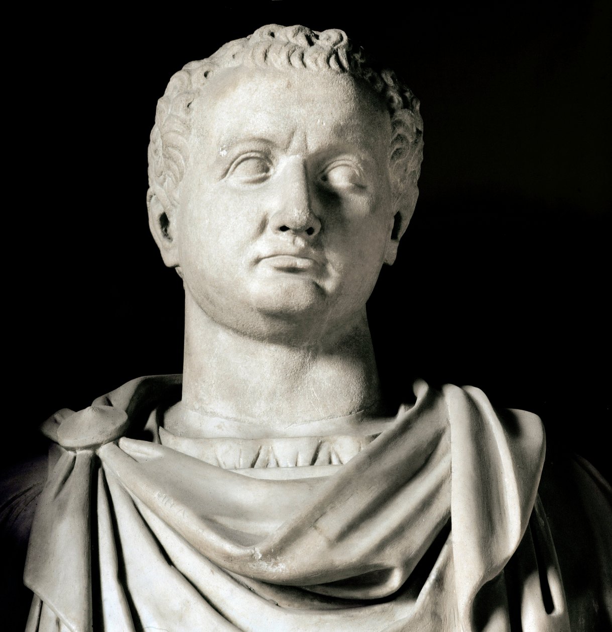 Vespasianus mellszobra (Titus Flavius Vespasianus) (i.sz. 9-79) Róma római császár, musei capitolini - Flavius Vespasianus császár mellszobra (i.sz. 9-79) - Márványszobor, római civilizáció - Museo Capitolino Róma alkotó: Roman