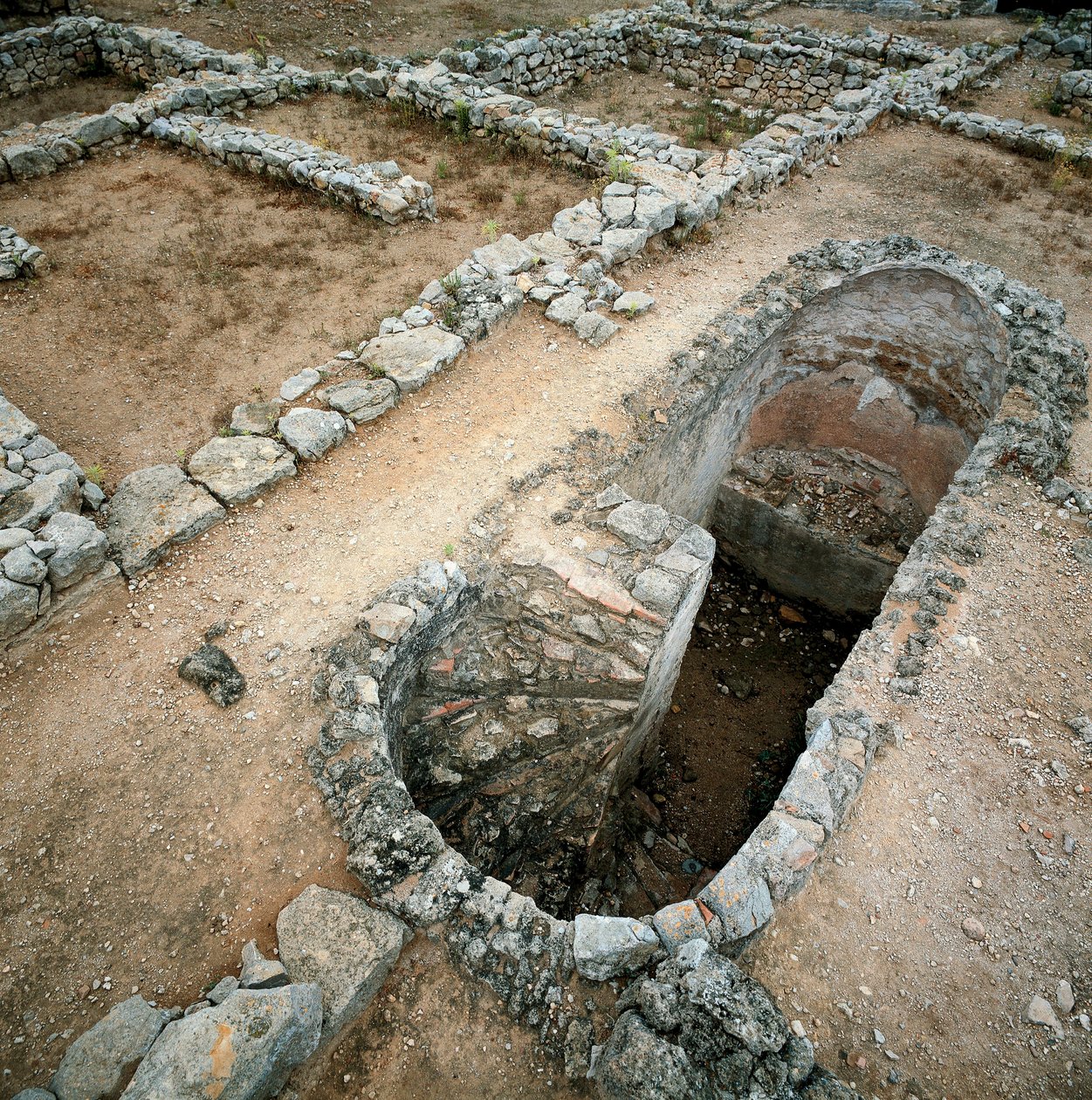Ampurias (Empurias) görög-római város ciszternája, ie 2. század (fotó) alkotó: Roman