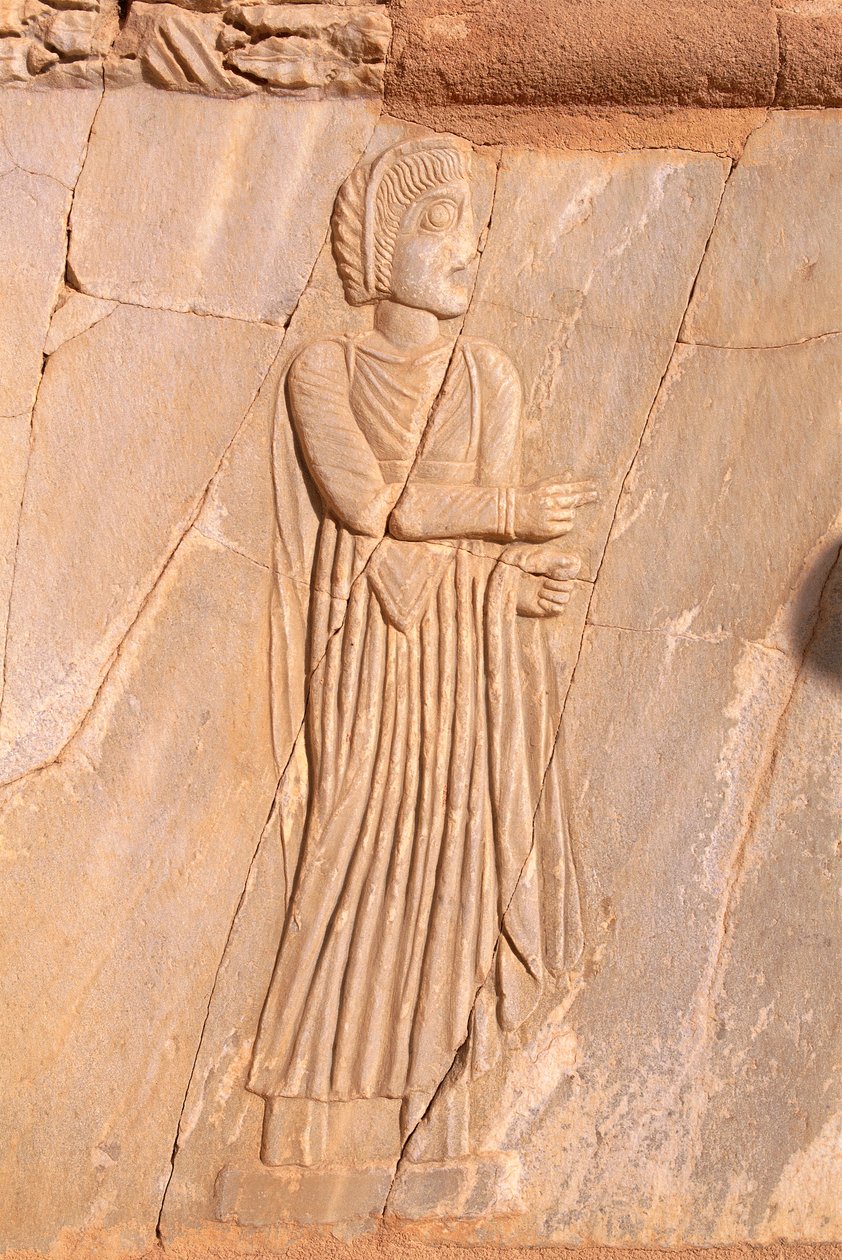 Közeli kép a Sabratha, Líbia, Tripolitania színház dekoratív színpadi domborművéről. alkotó: Roman