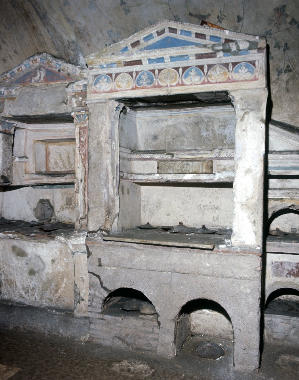 Kolumbárium – Pomponius Hylax sírja alkotó: Roman