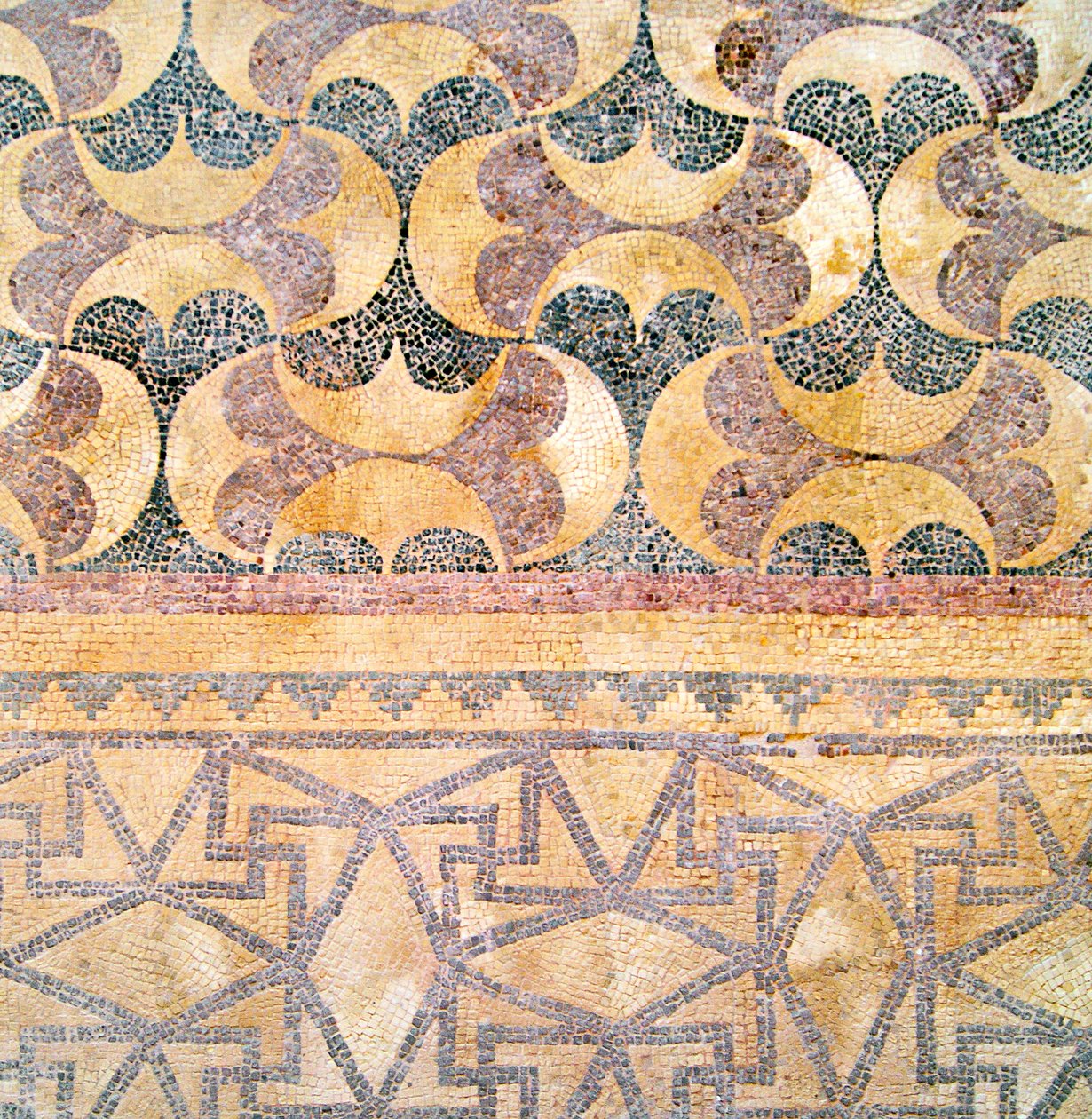 Geometrikus csempe részlete, Thészeusz-ház, Paphos, Ciprus mozaik alkotó: Roman