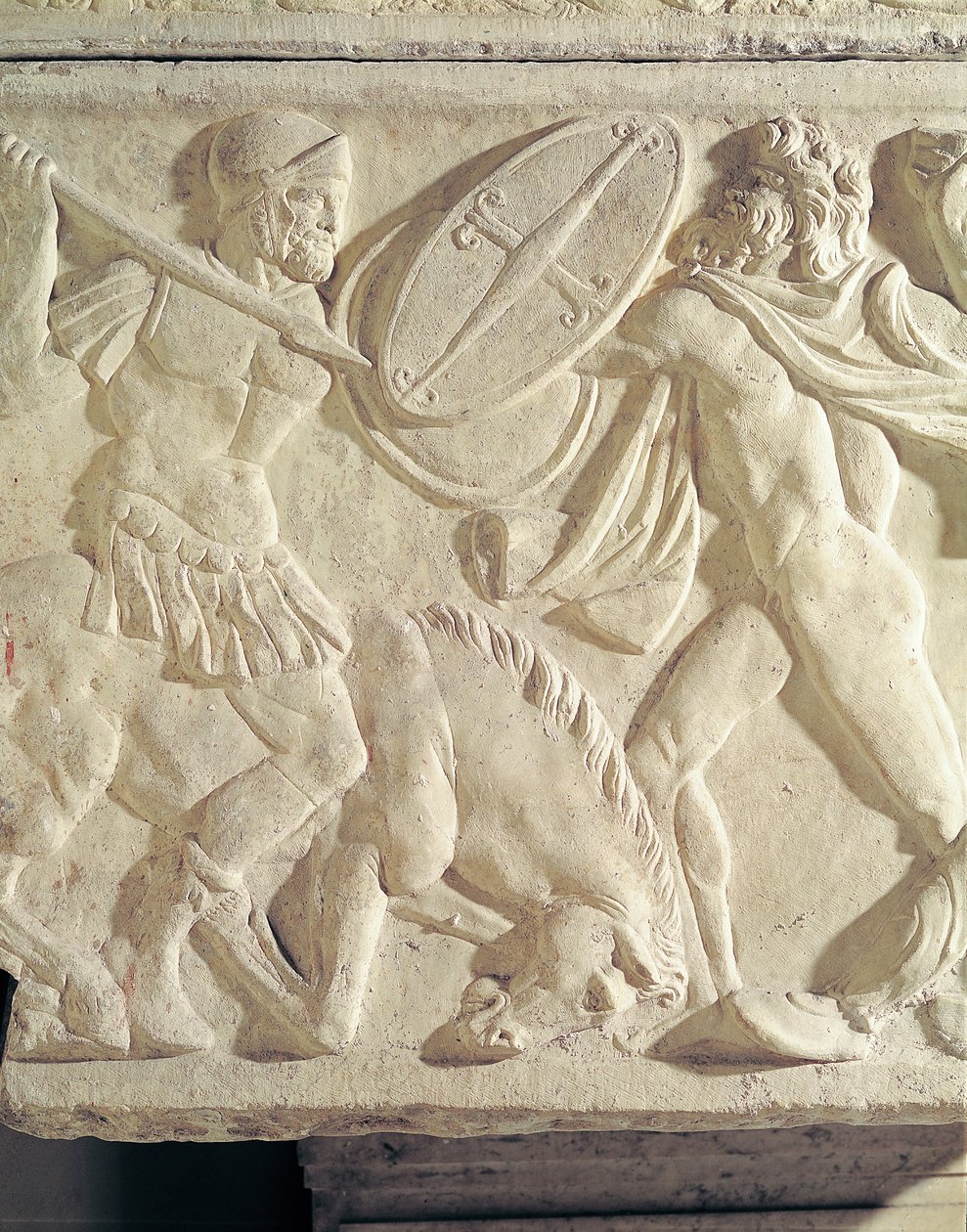 Részlet egy szarkofágról, amely egy római katonát ábrázol, aki egy galaciai kő ellen harcol alkotó: Roman