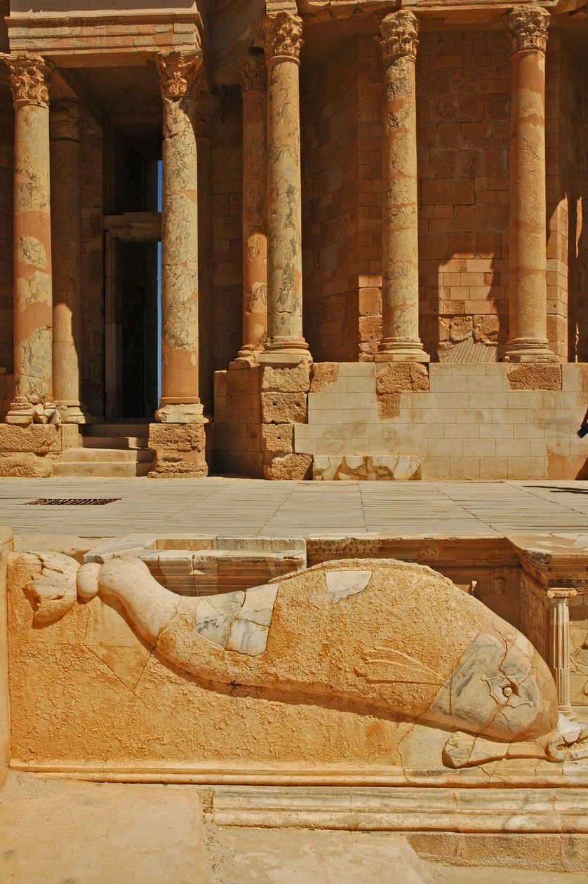 Delfinfaragás a színpad előtt, Sabratha, Líbia, i.sz. 190 körül alkotó: Roman