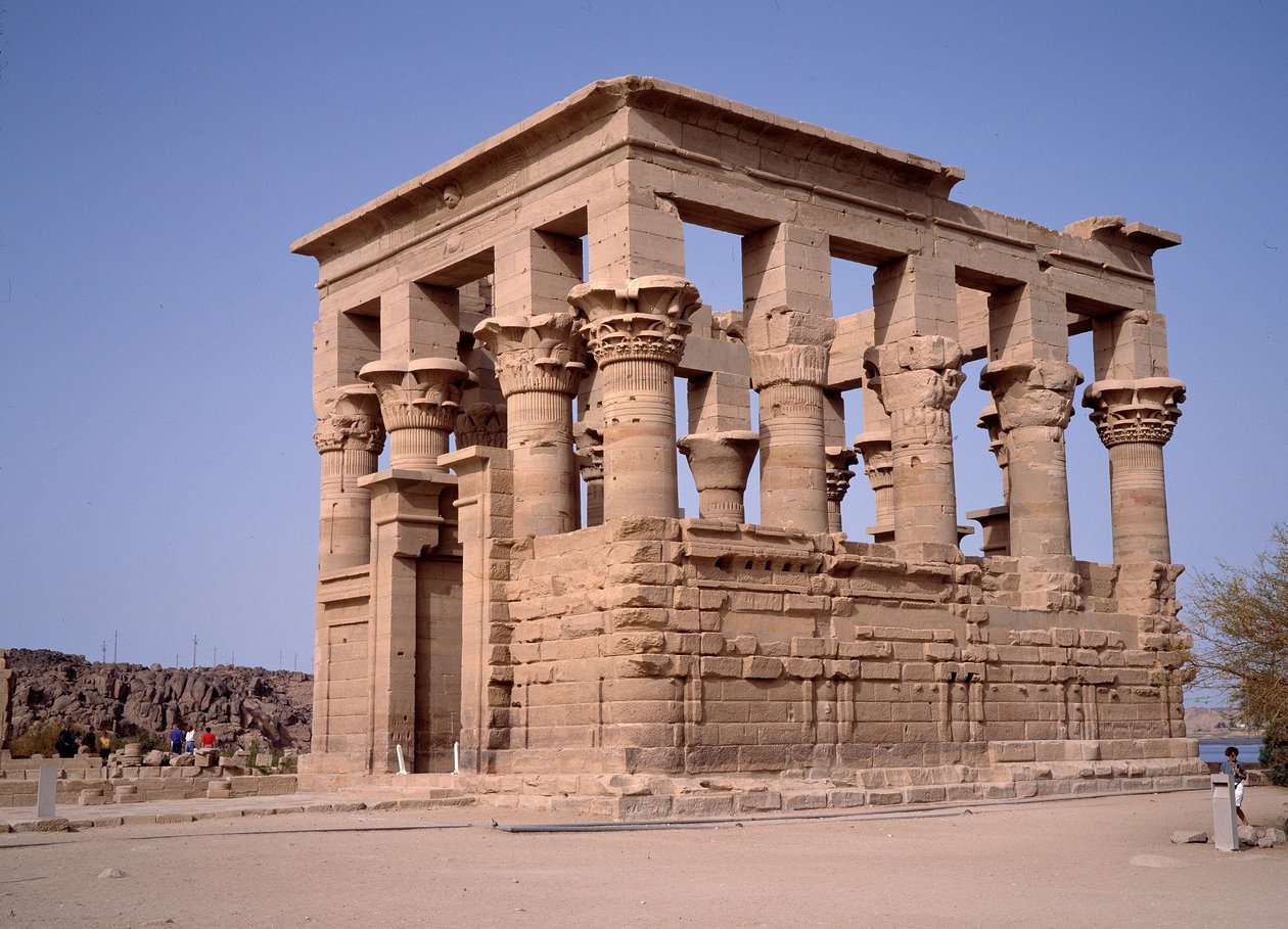 Egyiptomi antikvitás: Marcus Ulpius Trajanus (Traianus vagy traiano) római császár kioszkja. 2. század. Asszuán, Philae. Egyiptom alkotó: Roman