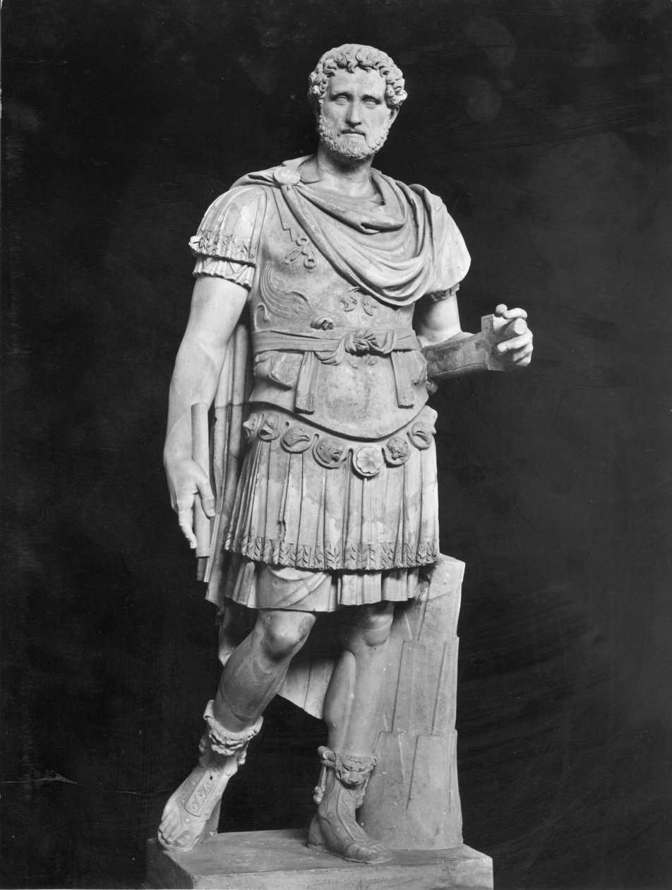 Antoninus Pius császár (i.sz. 86-161) (márvány) (f/w fotó) alkotó: Roman