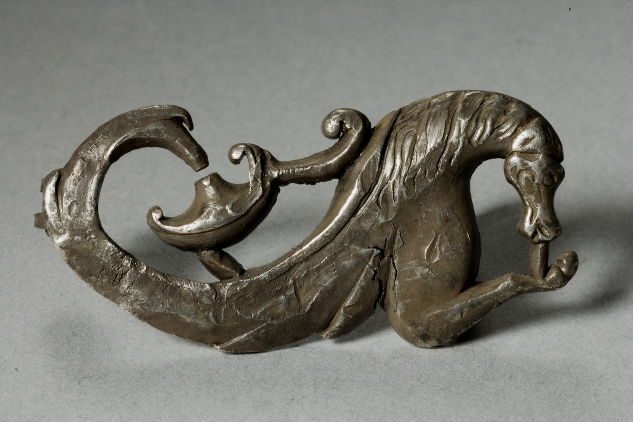 Hippocamp fibulája (ezüst) alkotó: Roman
