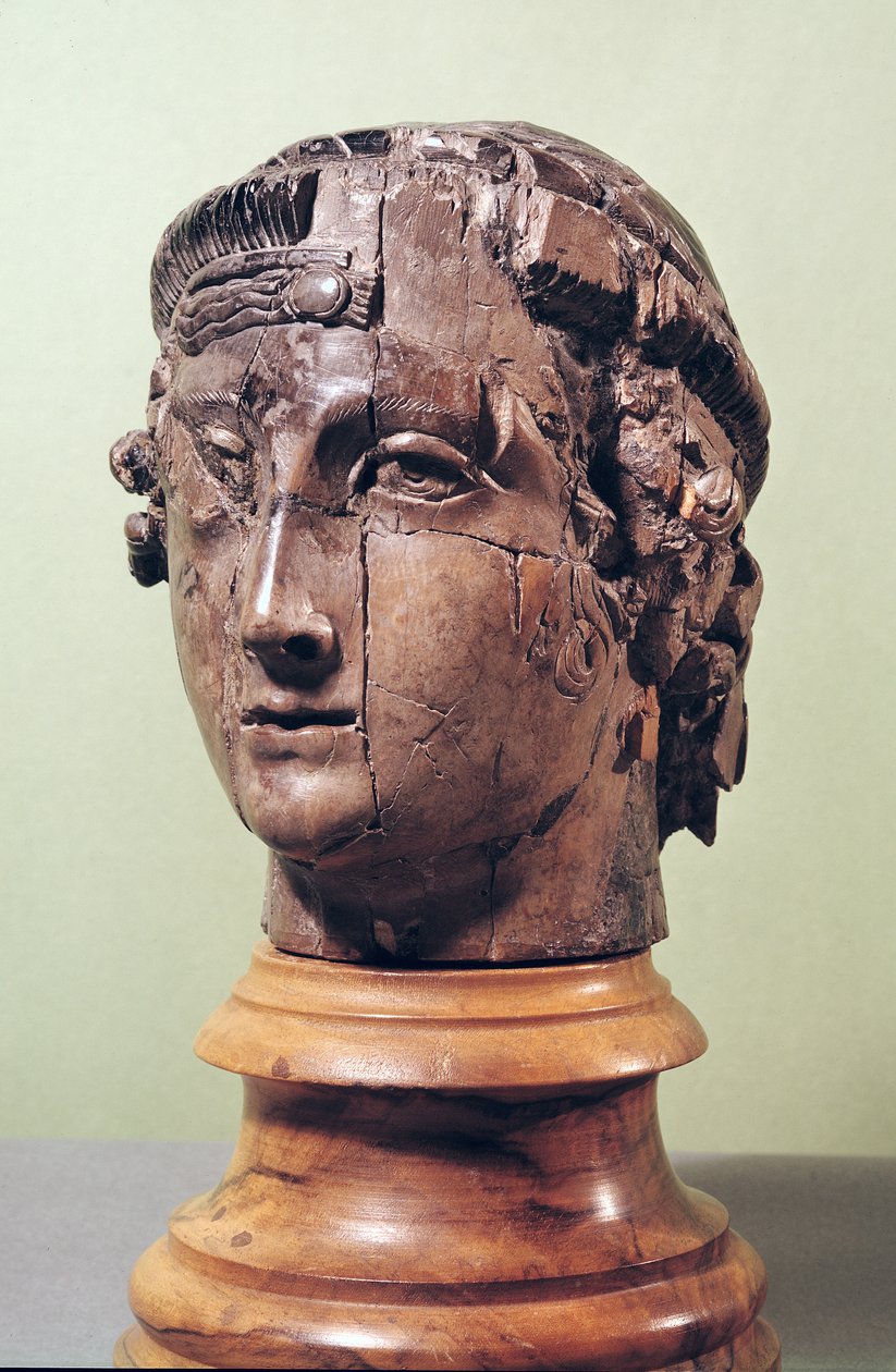 Fej alkotó: Roman