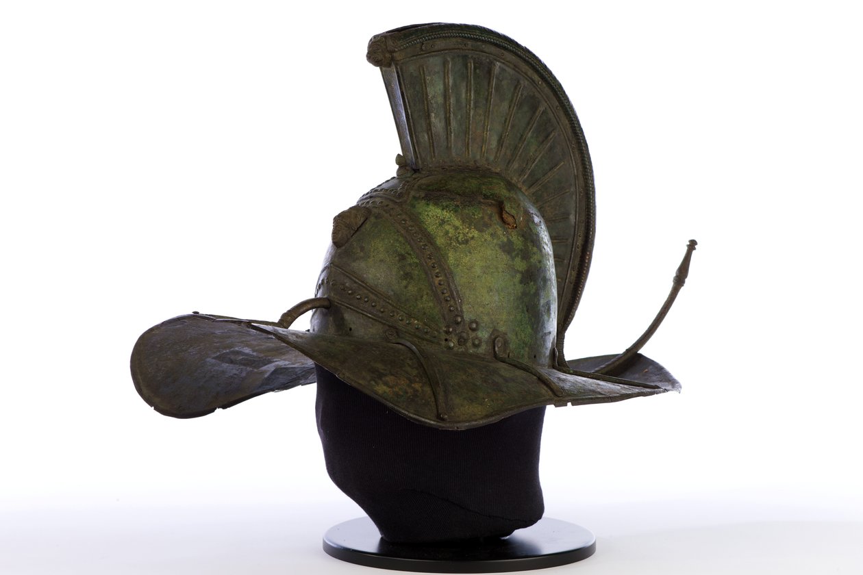 Gladiátor sisak (bronz) alkotó: Roman