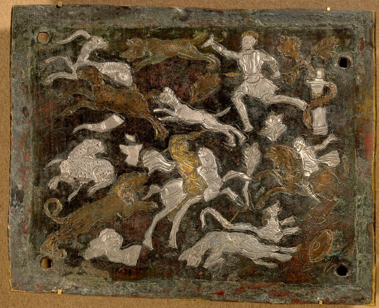 Intarziás lemez: bronz vadászjelenetek és ezüst- és rézberakások i.sz. 350-400-ban, az ókori Róma. Olaszországból. Római Birodalom. Párizs, Musee du Louvre alkotó: Roman