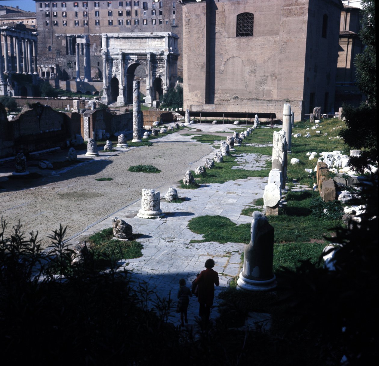 Az Aemilia-bazilika helye a Forum Romanumban, amelyet először Kr.e. 179-ben építettek, és az Emilia családnak köszönhetően többször restaurálták. Róma alkotó: Roman