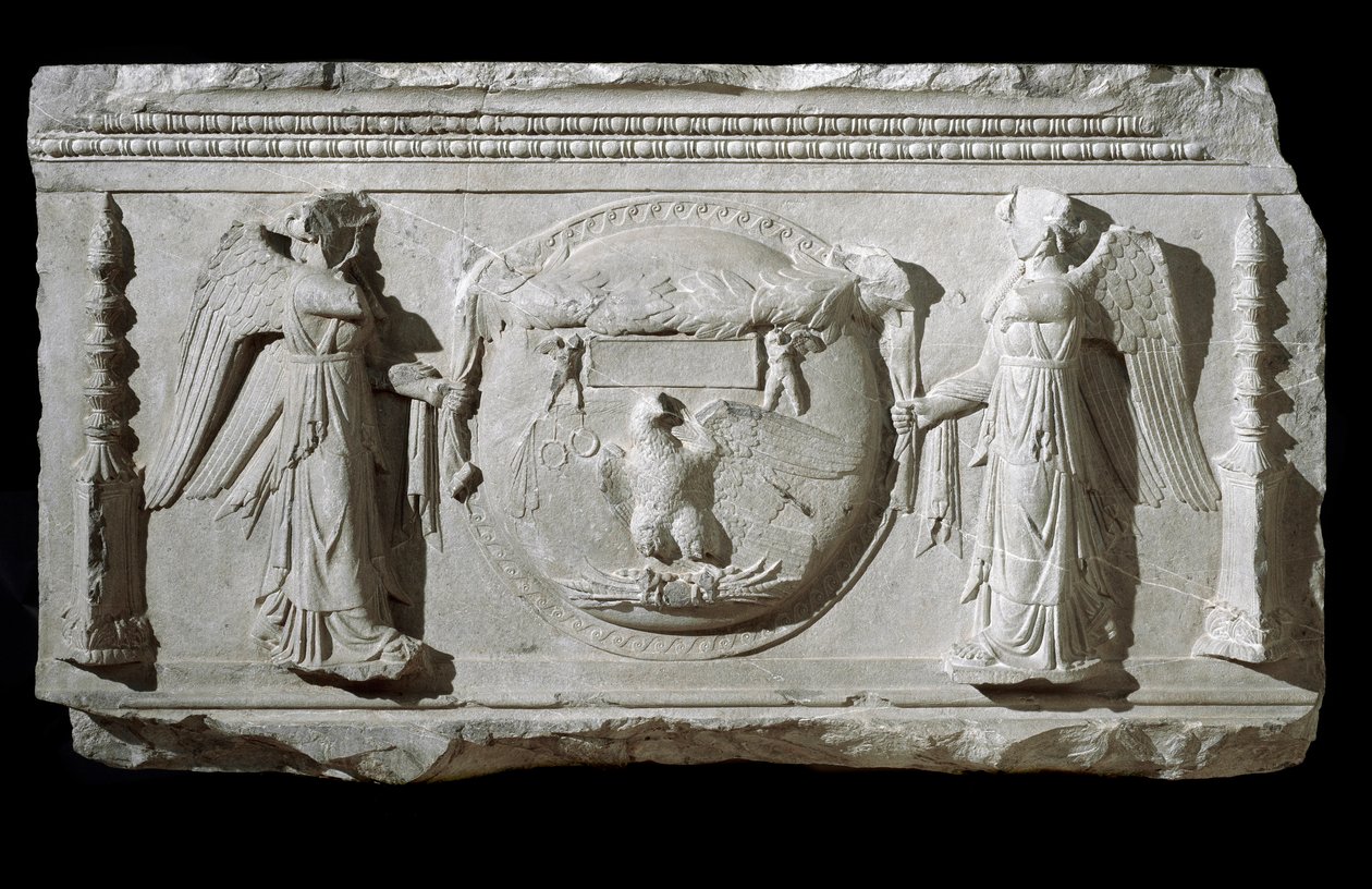 Márvány domborműtöredék a római Plaza de la Consolazione térről alkotó: Roman