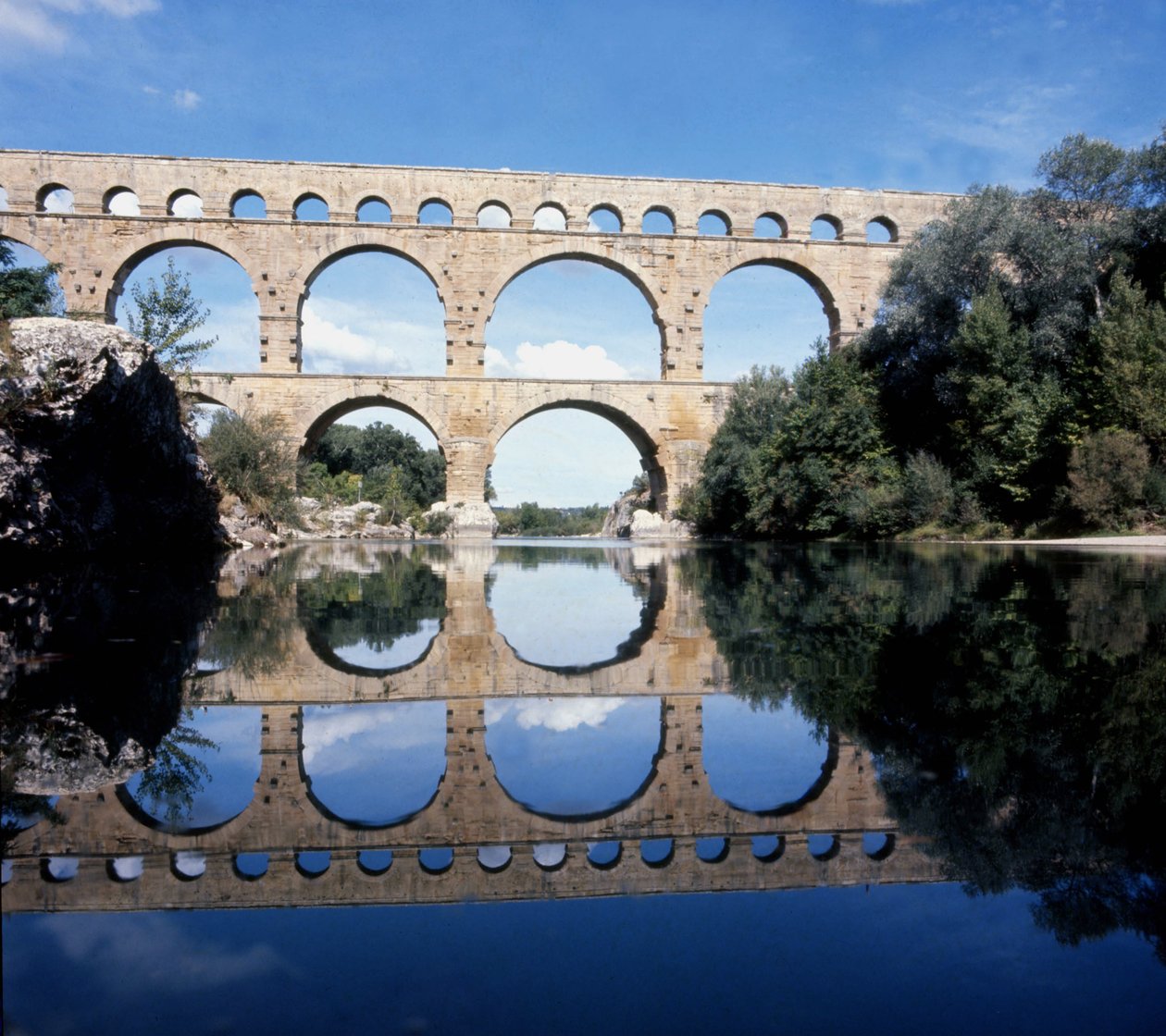 Pont du Gard. Római vízvezeték az 1. század 2. feléből. alkotó: Roman