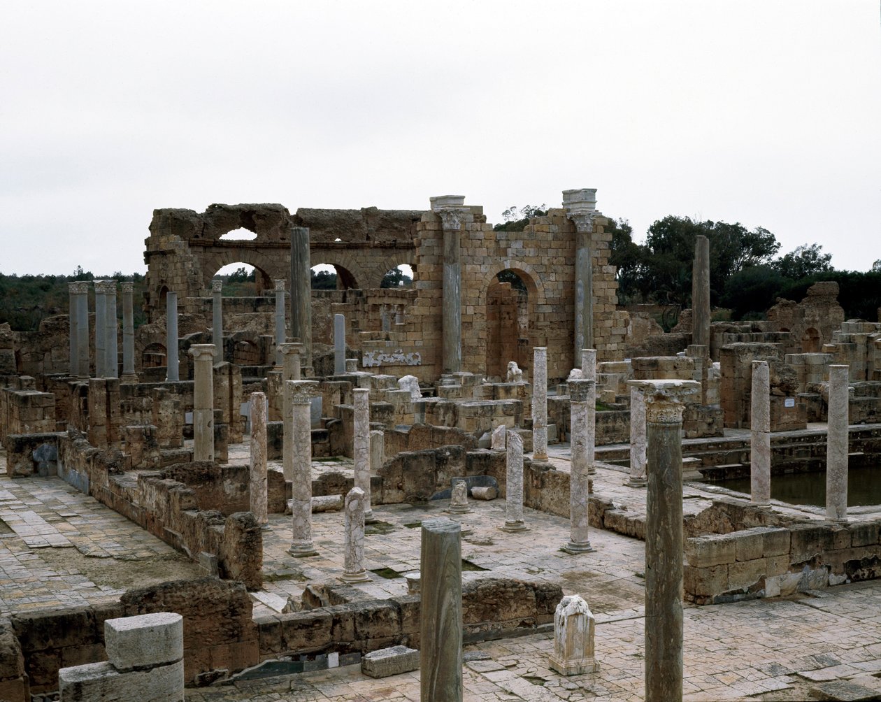 Hadrianus császár alatt épült nyilvános fürdő, 2. század alkotó: Roman