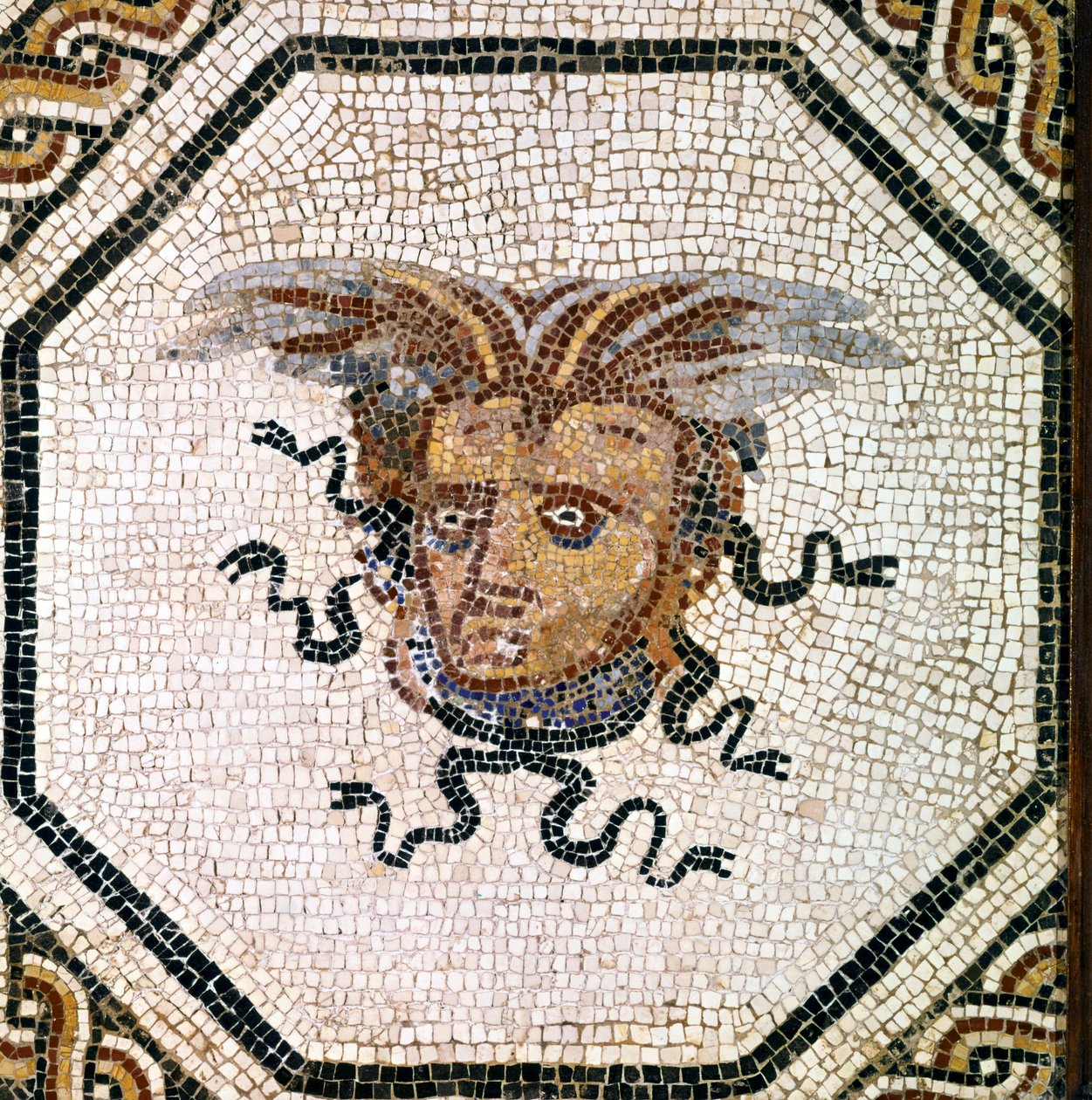 RÓMAI MŰVÉSZET: Medúza. alkotó: Roman