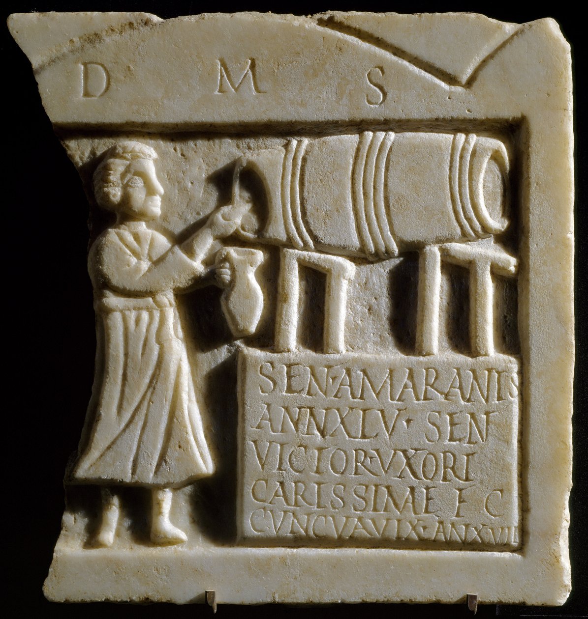 Taverna jelenetet ábrázoló dombormű (márvány) alkotó: Roman