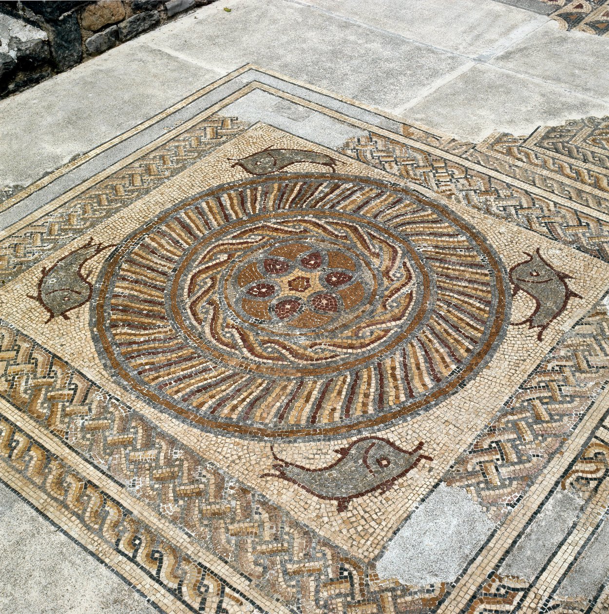 A római város mozaikjainak maradványai alkotó: Roman