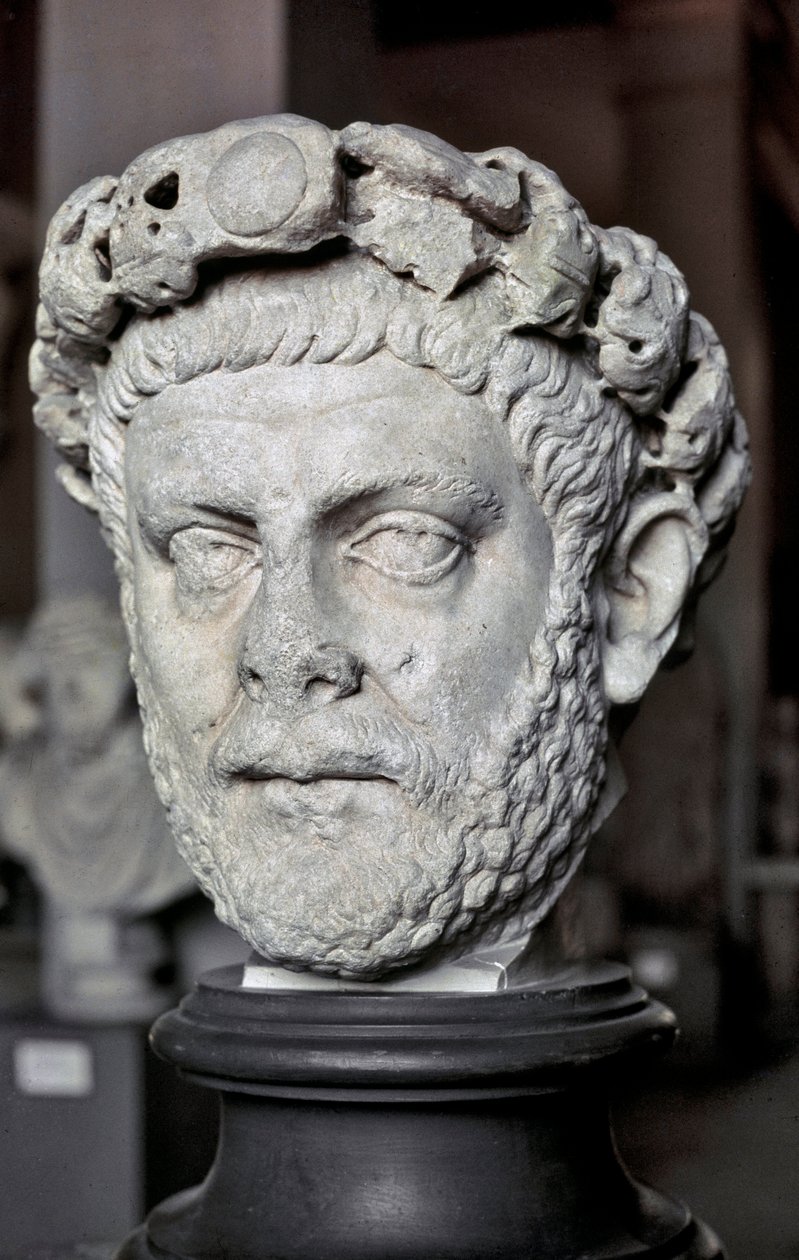 Római művészet: Diocletianus mellszobra (Gaius Aurelius Valerius Diocletianus, 245-316), római császár 284-től 305-ig. Márványszobrászat. Isztambul, Régészeti Múzeum. alkotó: Roman