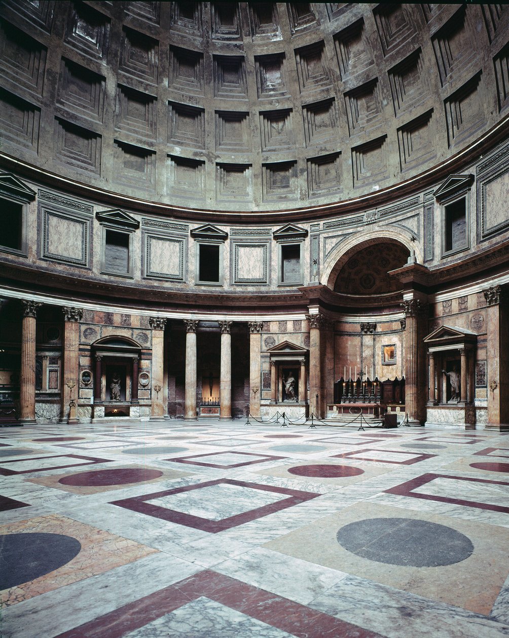 római művészet. Kilátás a Marcus Vipsanius Agrippa idejében épült Pantheon belsejére alkotó: Roman