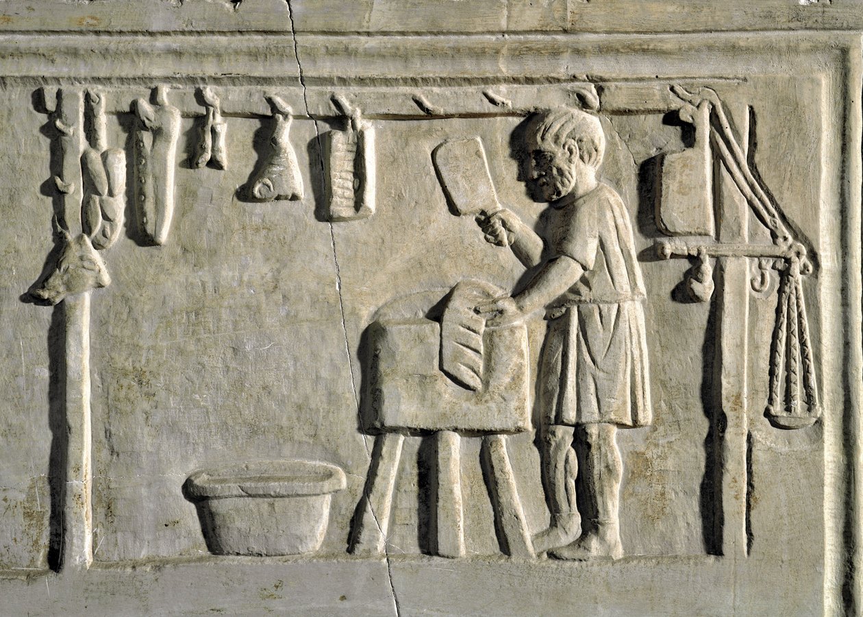 Római művészet: „” egy hentes a boltjában”” Bas dombormű, római civilizáció, Kr.u. 2. század, Róma, Museo della Civilta Romana - Boltjában dolgozó hentes - Kődombormű, Kr.u. 2. század - Róma, Museo della Civilta Romana alkotó: Roman