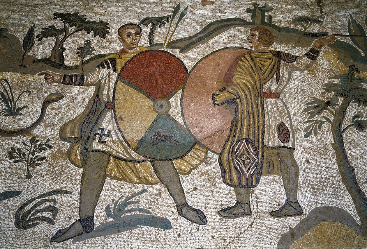 Római művészet: a mozaik részlete „” A nagy vadászrész”” Vadászok fegyverei nagy pajzsokból. Kr.u. 315-350. Piazza Armerina, Villa Romana del Casale alkotó: Roman
