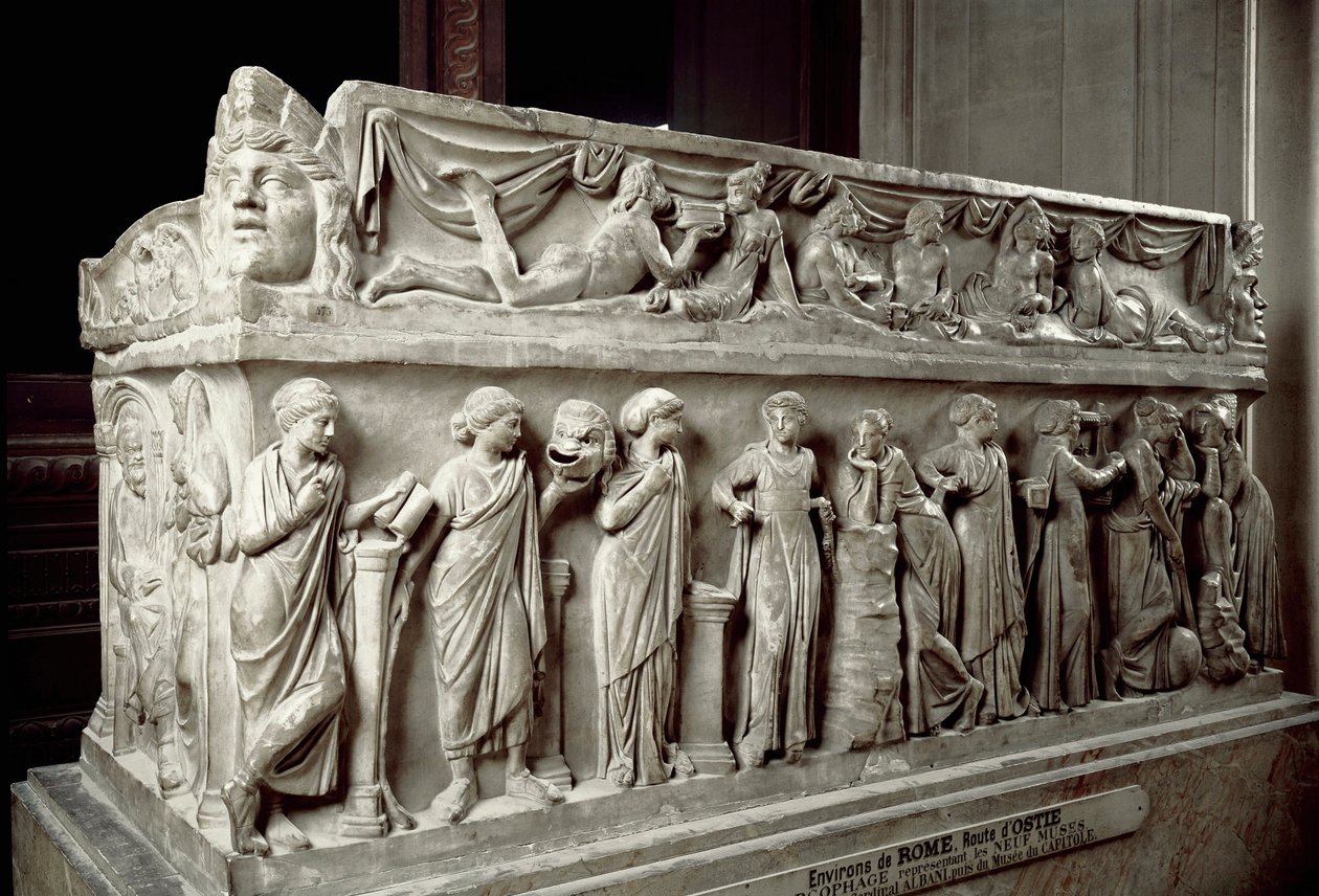 Római művészet: márvány szarkofág díszíti a múzsákat és egy bankettjelenetet ábrázoló harisnyát. Ostiából. Kr.u. 120-130. Párizs, Louvre Múzeum alkotó: Roman