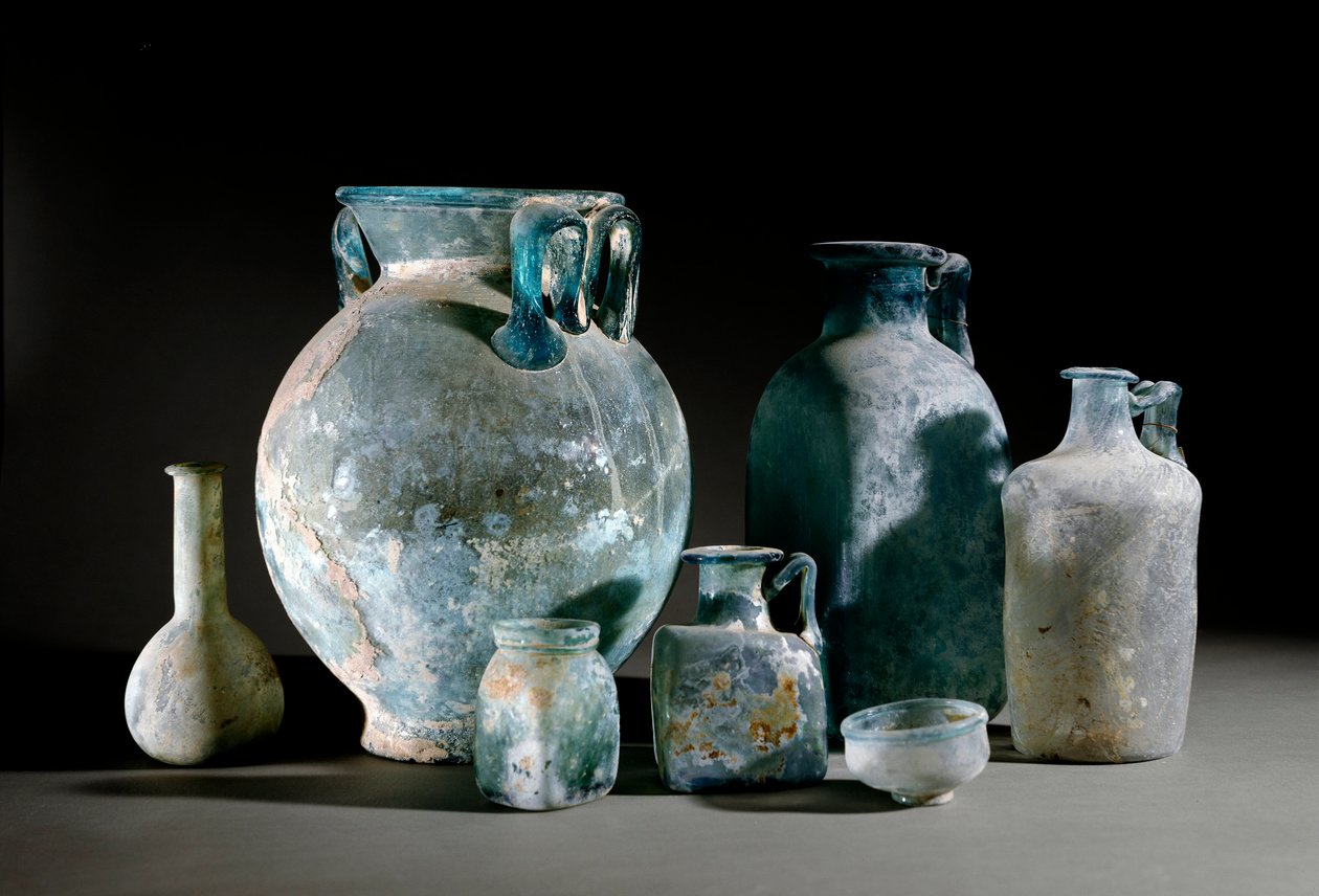 Római művészet: edények, dekanterek, csészék, vázák és pompei üvegcsészék. 1. századi Museo Archeologico Nazionale, Nápoly alkotó: Roman