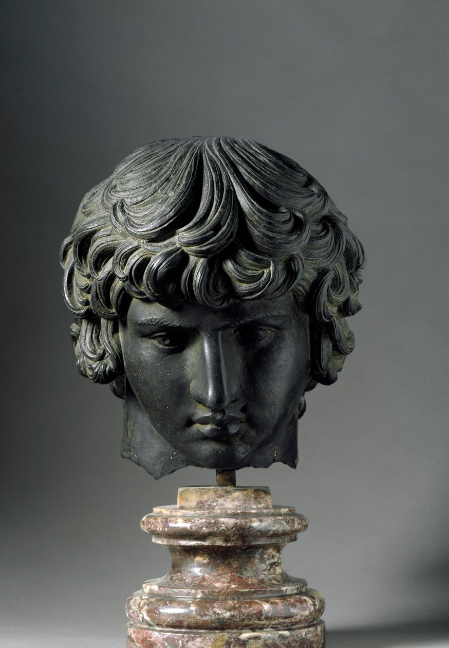 Római művészet: Antinous (vagy Antinoo, kb. 110-130) ábrázolása, Hadrianus császár szerelmese. Bronz szobor. Firenze, Régészeti Múzeum alkotó: Roman