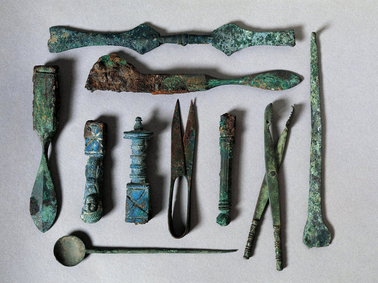 Római művészet: sebészeti műszerkészlet a Pompei-i Sebész Házból. Kr.e. 1. század. Nápoly, Museo Archeologico Nazionale alkotó: Roman