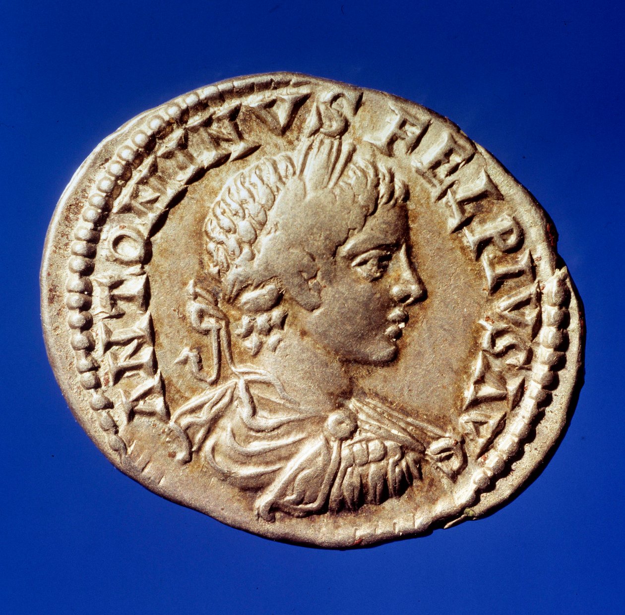 Római művészet: ezüsttagadó Elagabal római császár (Heliogabale vagy Marcus Aurelius Antoninus) (i.sz. 204-222) képmásával Párizs, B.N. alkotó: Roman