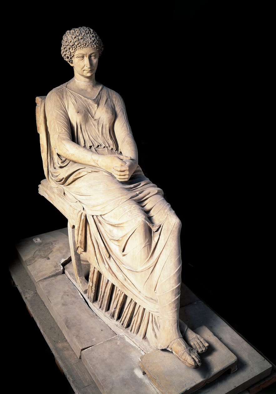 Római művészet: Agrippina „” Ainee”” (Agrippina) (Kr. e. 14-33), Germanicus feleségének szobra. Márvány szobor. Kr.u. 1. század. Nápoly, Nemzeti Régészeti Múzeum alkotó: Roman