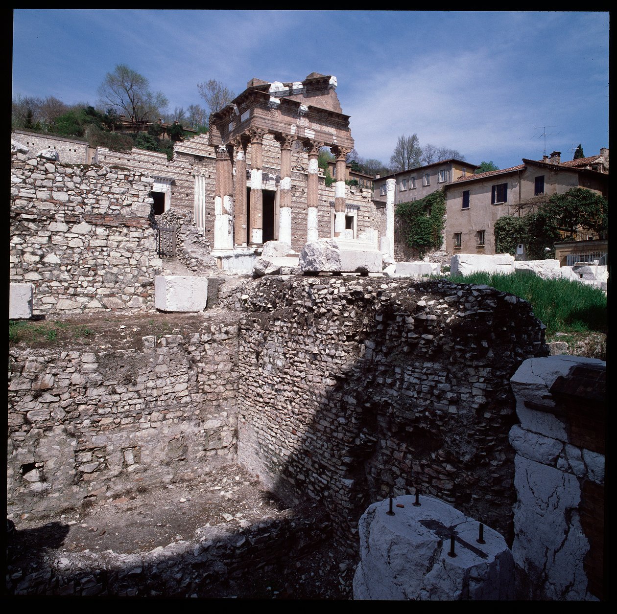 Római művészet: kilátás a fővárosra (capitolium), i.sz. 73, Brescia, Olaszország alkotó: Roman