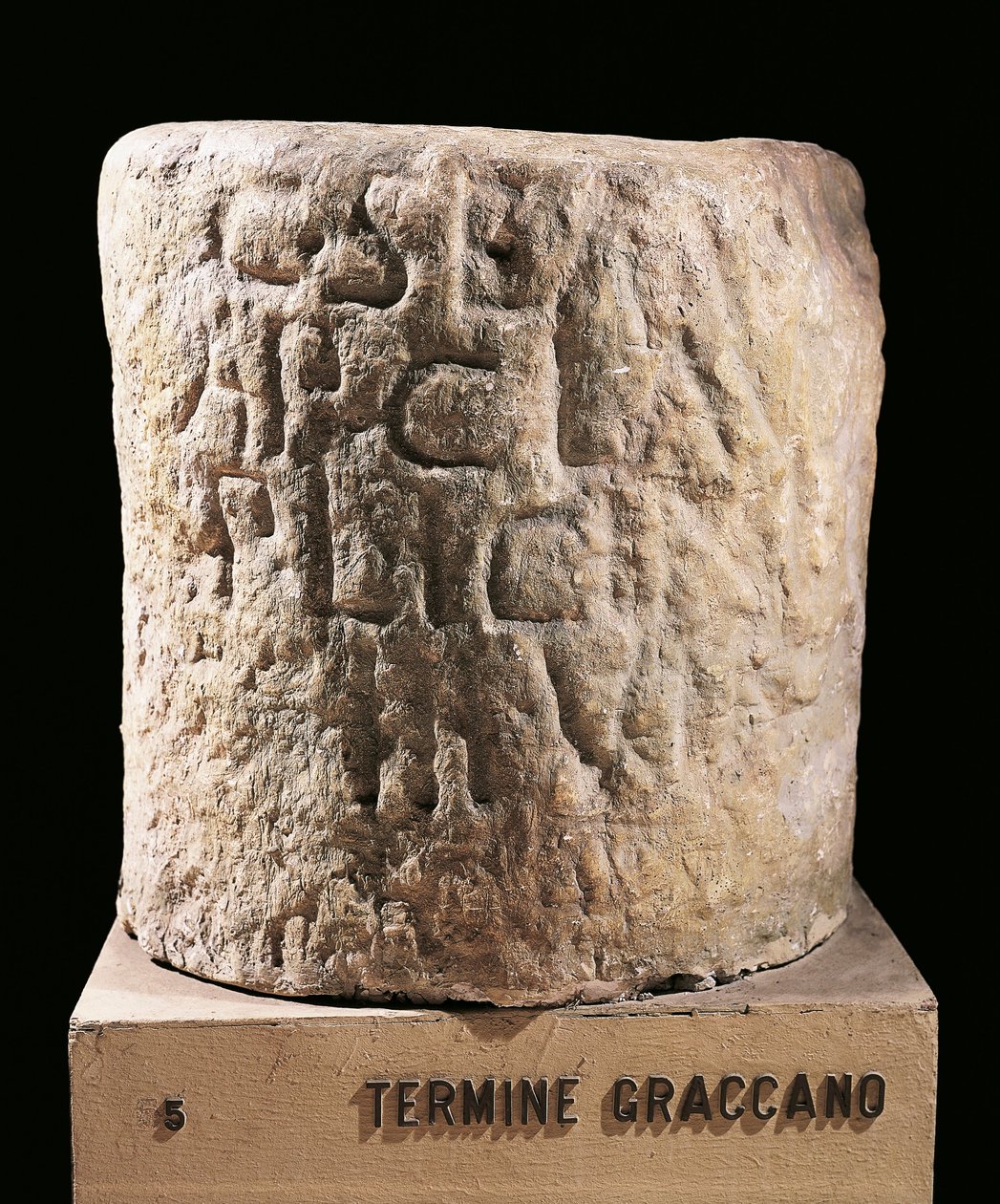 Római civilizáció, határkő, amely a Gracchi törvényei által kijelölt területrészeket jelölte meg alkotó: Roman