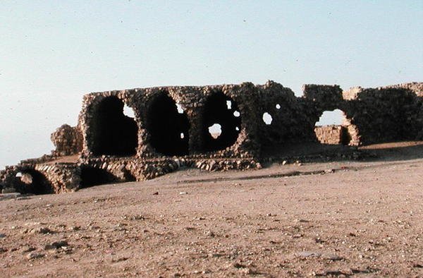 A római vízvezeték romjai alkotó: Roman