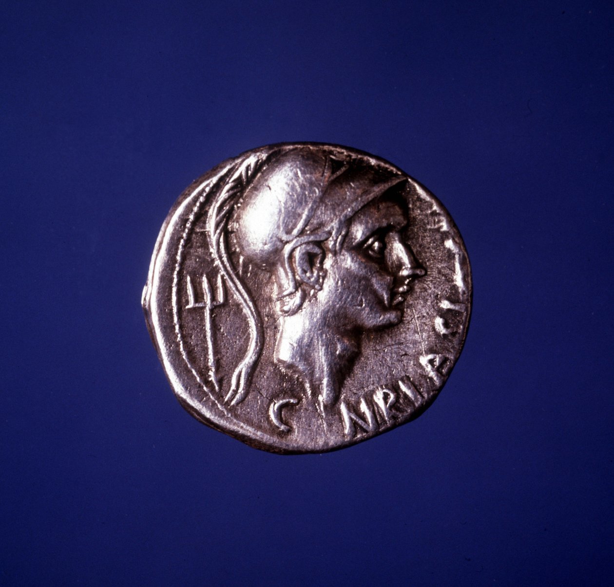 Ezüst érme afrikai Scipio képmásával (Kr. e. 235 - ie 183). alkotó: Roman