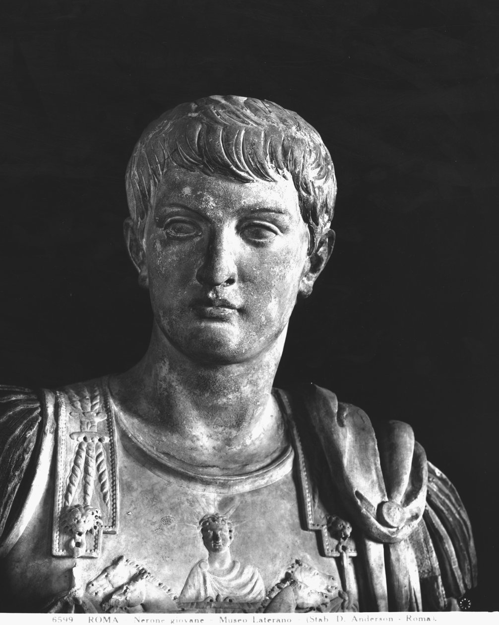 A fiatal Néró (i.sz. 37-68) szobra 54 körül (márvány) (f/w fotó) (részlet) alkotó: Roman