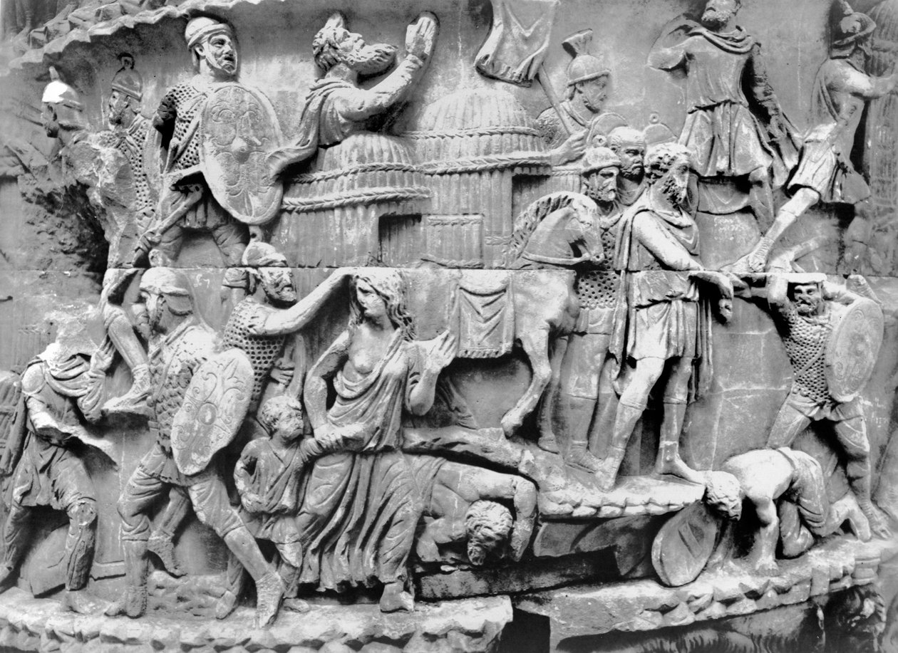 A császár megérkezik egy faluba, miközben kifosztják, részlet Marcus Aurelius oszlopából, Kr. u. 180-196 (márvány) (f/w fotó) alkotó: Roman