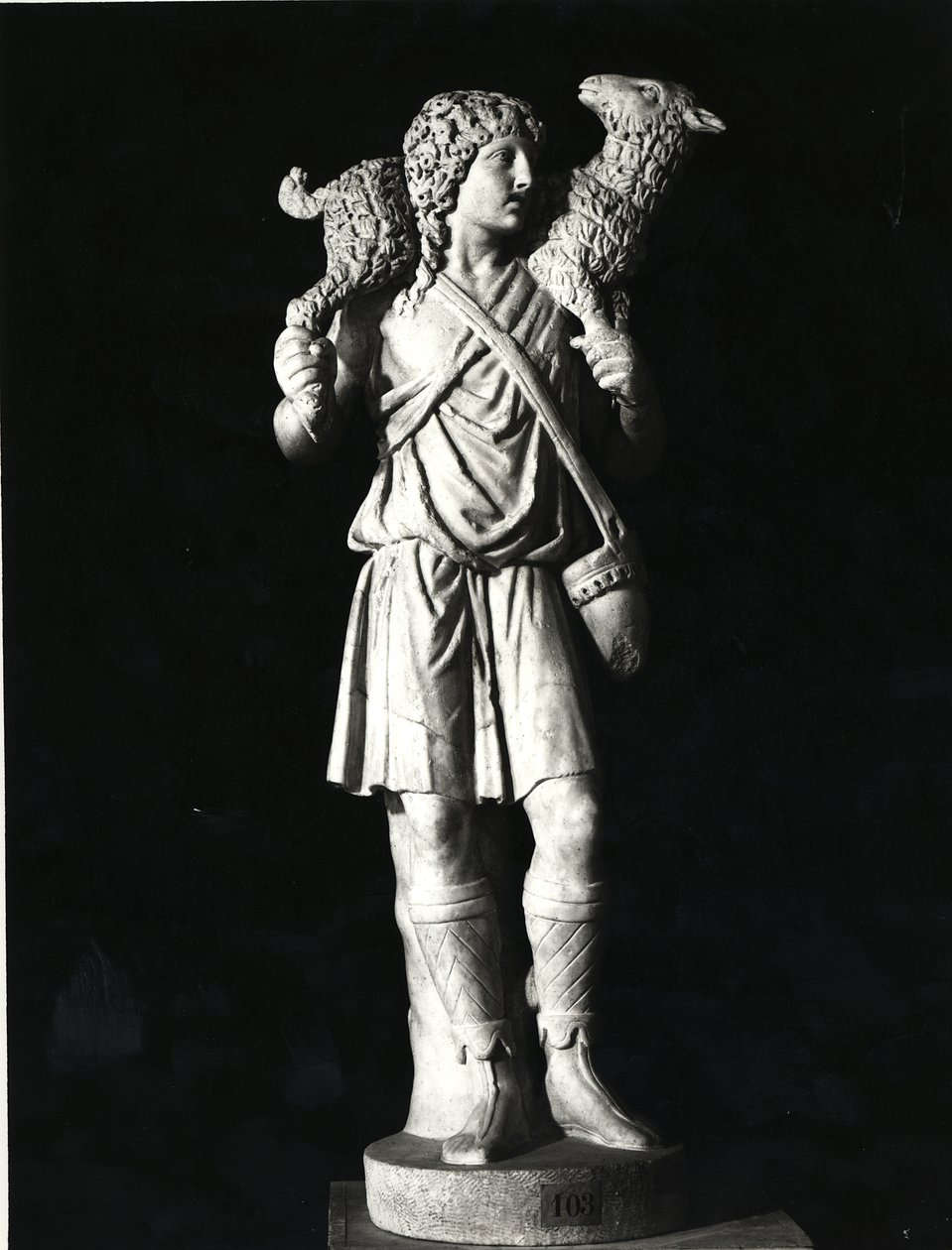 A Jó Pásztor, ókeresztény korszak (márvány) (f/w fotó) alkotó: Roman