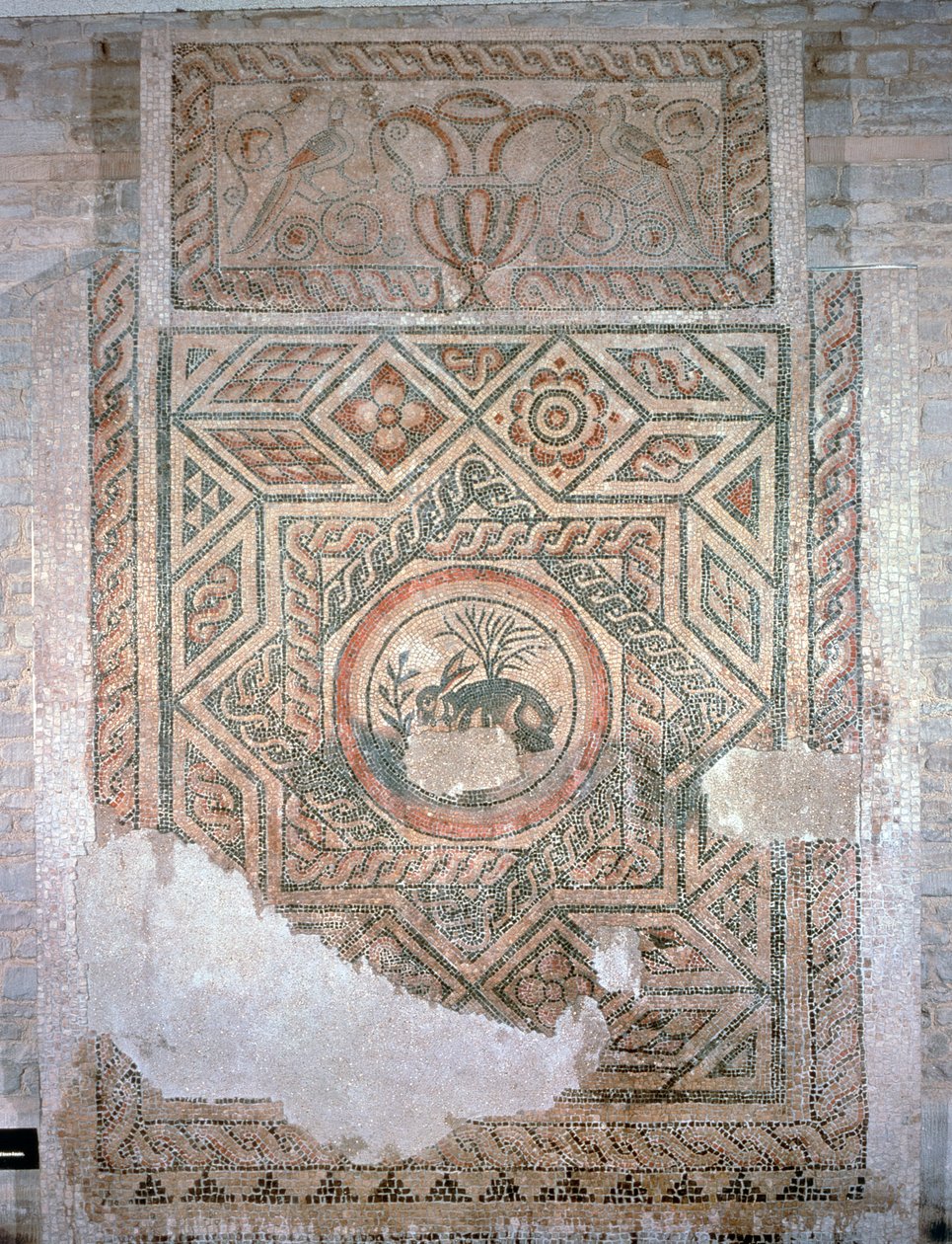 A nyúl mozaik, i.sz. 350 (mozaik) alkotó: Roman