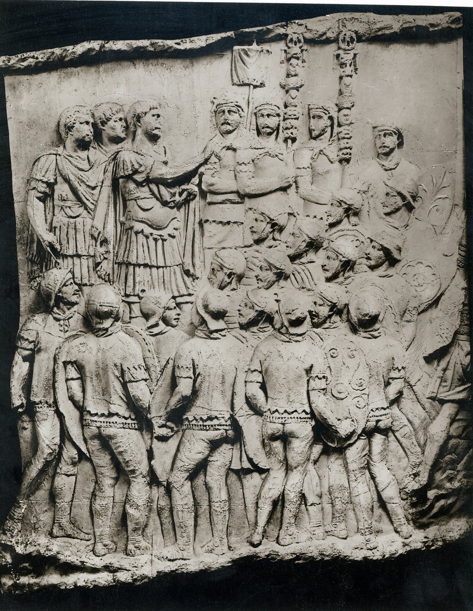 Traianus (98-117) a hadsereghez szól, a Traianus-oszlopból vett öntvény, Kr.u. 113 (gipsz) alkotó: Roman