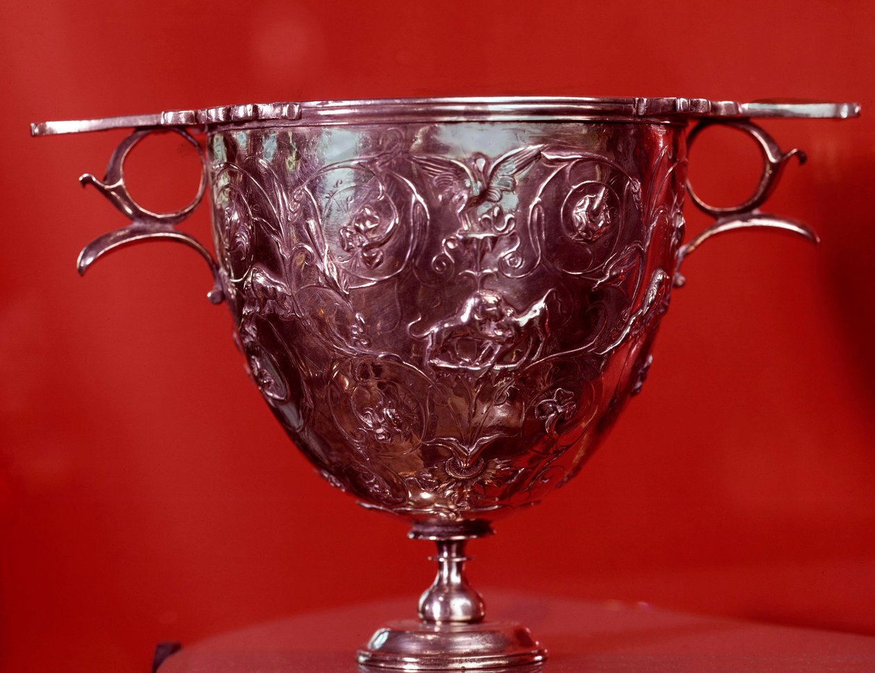 Tresor de Boscoreale: kantár (ivóváza) platánok leveleivel. Kr.e. 1. század vége – Kr. u. 1. század. V 0,17 m. Párizs, Louvre Múzeum alkotó: Roman